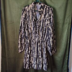 SHEIN Black and Cream Patterned Long Sleeve V-Neck Dress